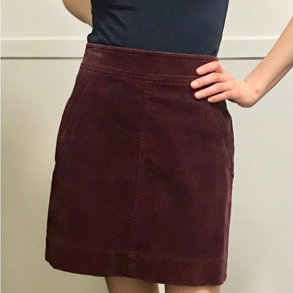 LOFT Dresses & Skirts - LOFT Rich Maroon Mini Skirt